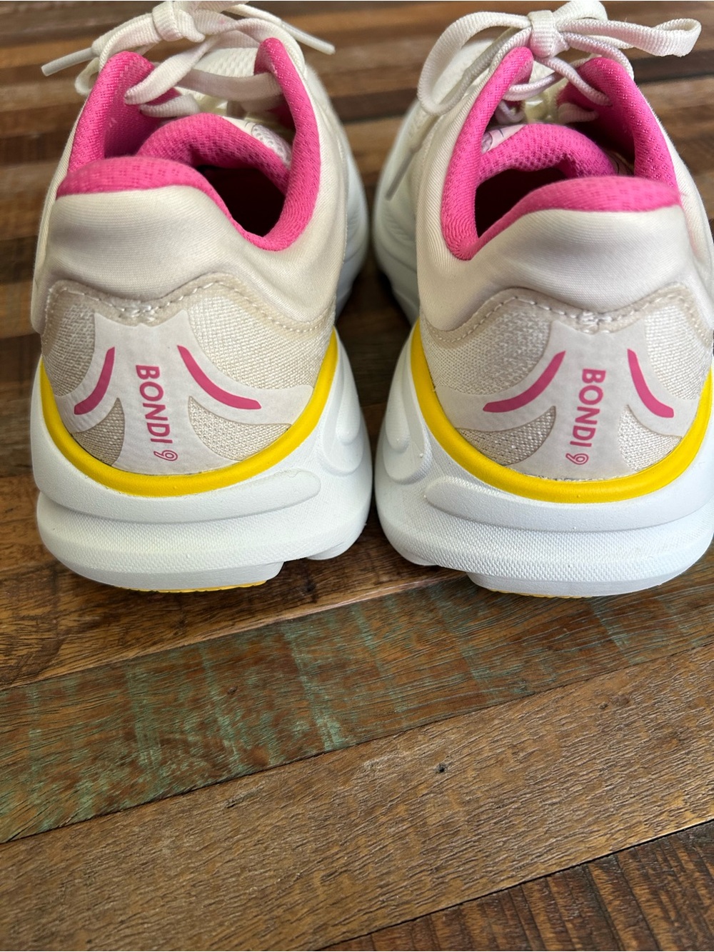 HOKA Women’s Bondi 9 Running Shoes. Alabaster/Birch. Style 1162012 ALBST. 7.5 - Picture 9 of 12